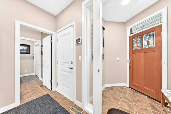 253 Bridle Estates RD SW, Calgary, AB T2Y 0G1