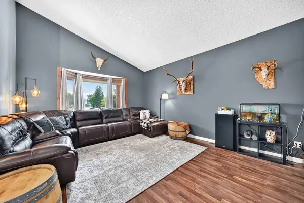 31 Taylor WAY SE, Airdrie, AB T4A 1S4
