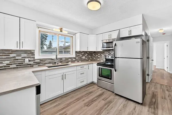 2016 46 ST SE, Calgary, AB T2B 1K6
