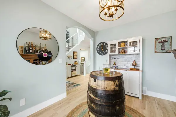 171 Prestwick Villas SE, Calgary, AB T2Z 4S3
