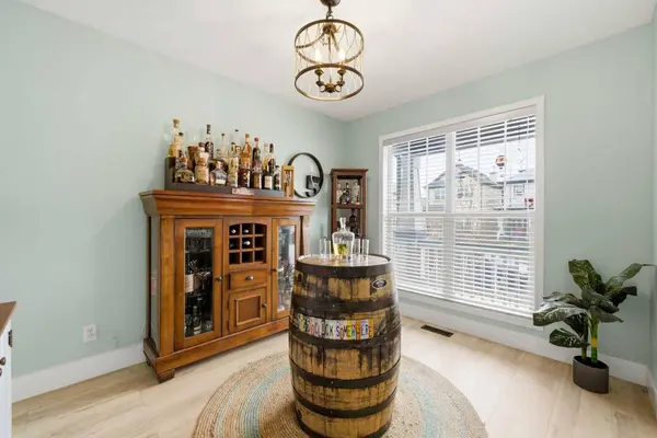 171 Prestwick Villas SE, Calgary, AB T2Z 4S3