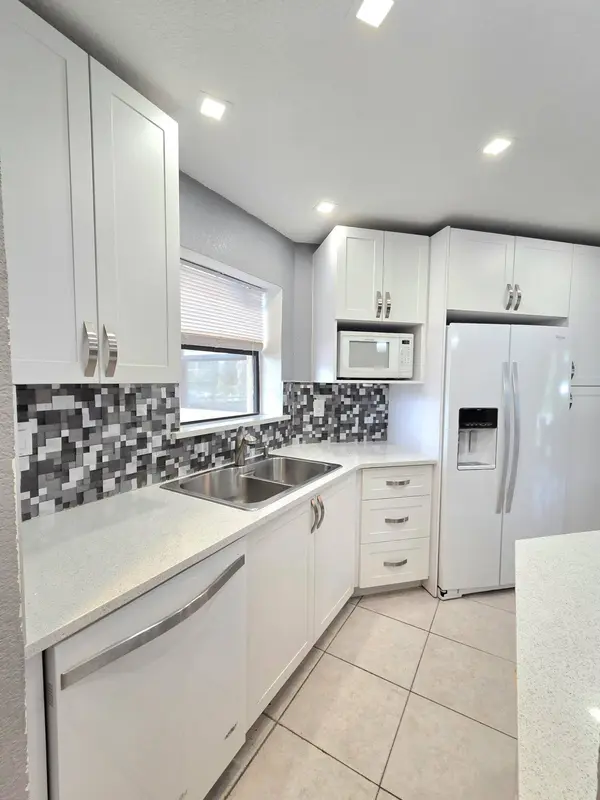 6655 W Broward BLVD #203, Plantation, FL 33317
