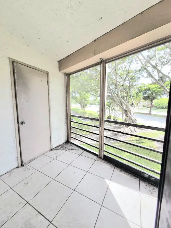6655 W Broward BLVD #203, Plantation, FL 33317