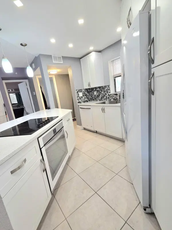 6655 W Broward BLVD #203, Plantation, FL 33317