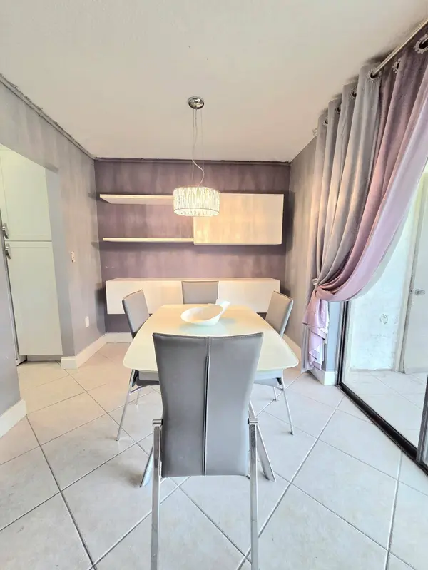 6655 W Broward BLVD #203, Plantation, FL 33317