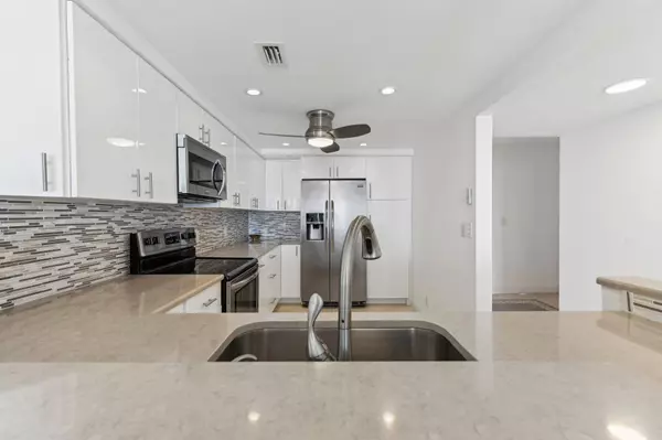 3580 S Ocean 8e BLVD 8e, South Palm Beach, FL 33480