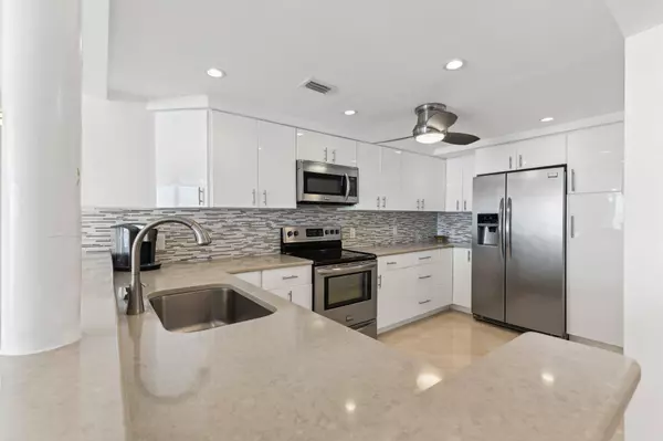 3580 S Ocean 8e BLVD 8e, South Palm Beach, FL 33480