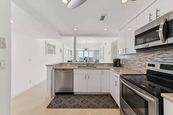 3580 S Ocean 8e BLVD 8e, South Palm Beach, FL 33480