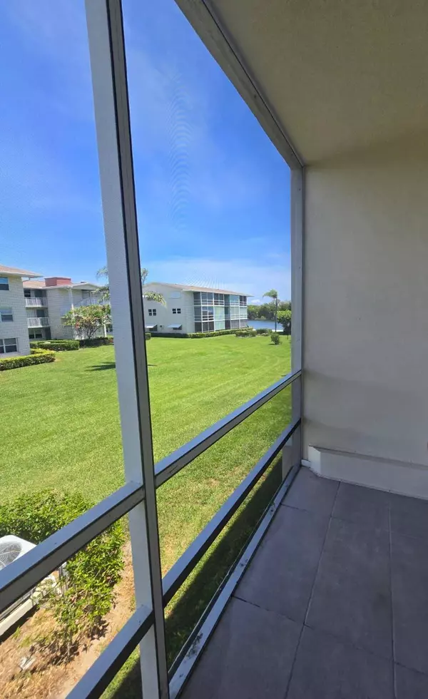 530 E Horizons 203, Boynton Beach, FL 33435