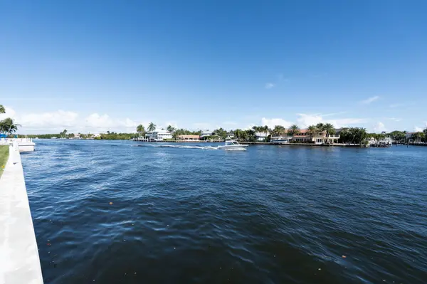646 Snug Harbor DR #H101, Boynton Beach, FL 33435