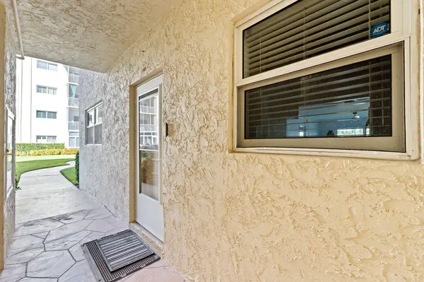 646 Snug Harbor DR #H101, Boynton Beach, FL 33435