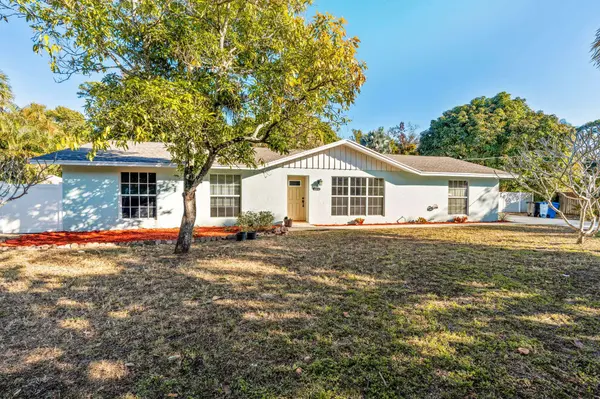 5213 Bethany LN, Haverhill, FL 33415