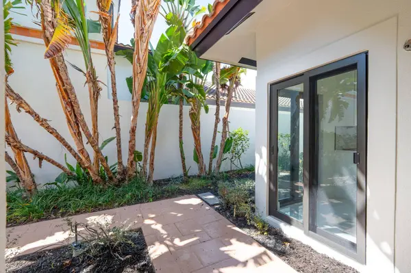 6567 Via Benita, Boca Raton, FL 33433