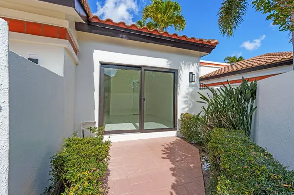 6567 Via Benita, Boca Raton, FL 33433