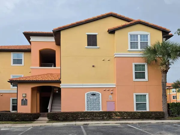 5483 VINELAND RD #10209