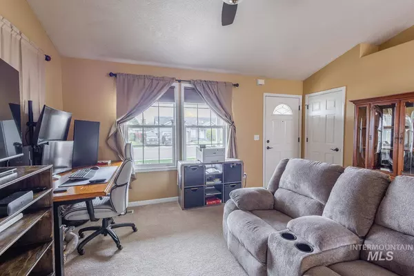 16387 Rainbow Dr., Nampa, ID 83687