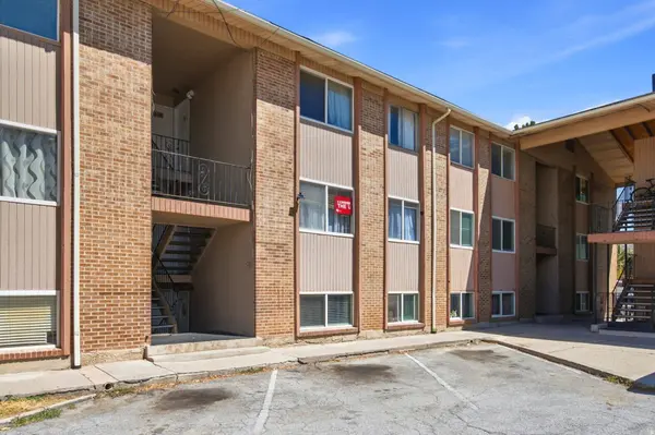 768 N REDWOOD RD #18