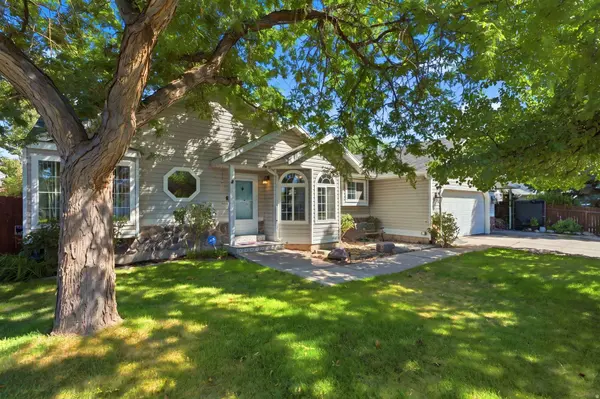1114 W MUSTANG CIR