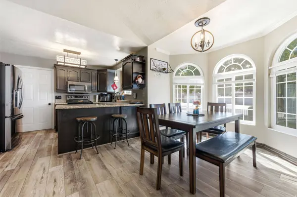 1114 W MUSTANG CIR, West Jordan, UT 84088