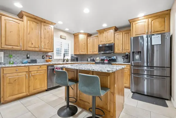 652 N 2750 W, West Point, UT 84015