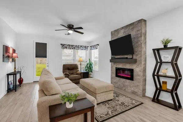 3804 Cimarron Gap LN, Magnolia, TX 77354