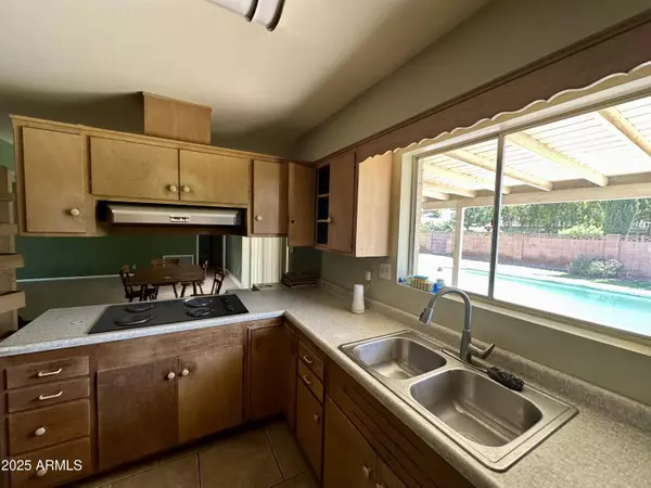 501 W Seldon Lane, Phoenix, AZ 85021