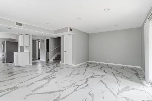 512 W Byrd Blvd, Universal City, TX 78148