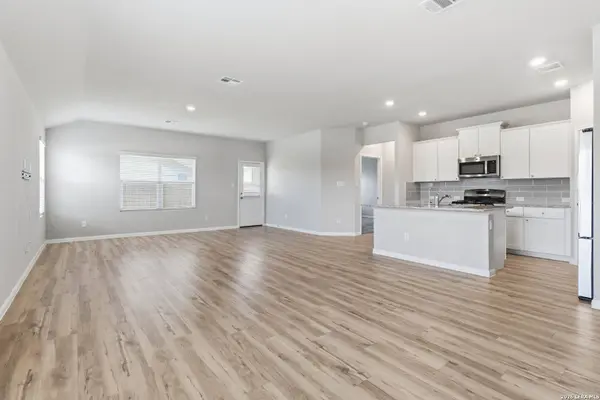 9803 MORGANS ML, San Antonio, TX 78254
