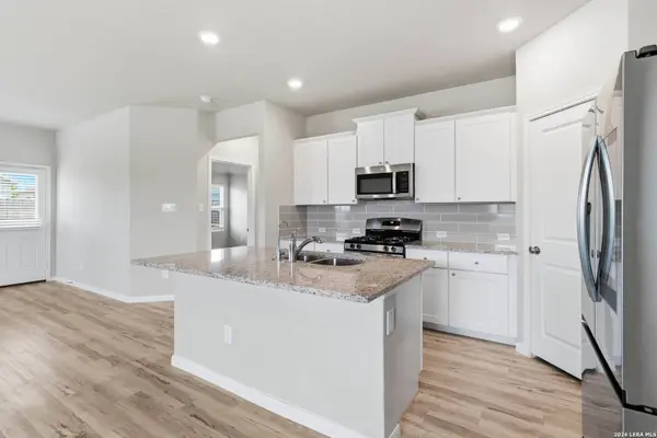 9803 MORGANS ML, San Antonio, TX 78254