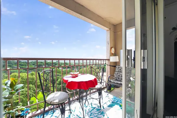 1 TOWERS PARK LN UNIT 701, San Antonio, TX 78209