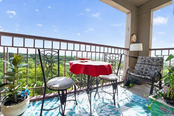 1 TOWERS PARK LN UNIT 701, San Antonio, TX 78209