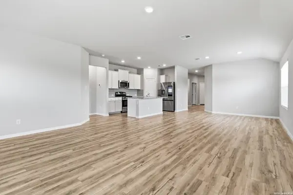 9803 MORGANS ML, San Antonio, TX 78254