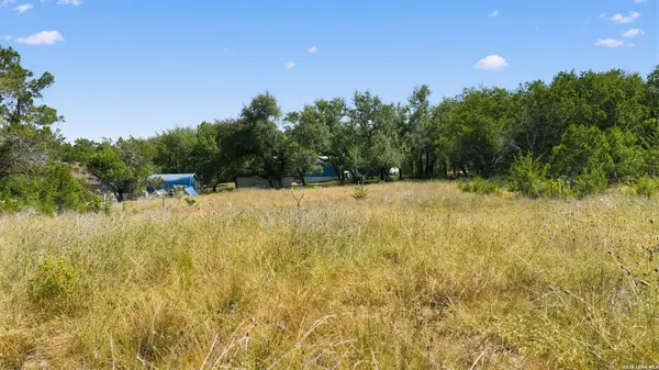 1007 Deer Run Pass, Canyon Lake, TX 78133