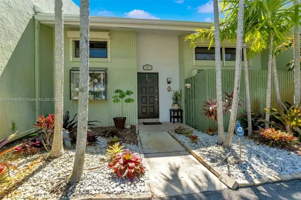 2840 S Oakland Forest Dr #2501, Oakland Park, FL 33309