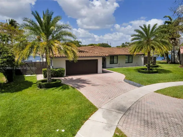 14120 Leaning Pine Dr, Miami Lakes, FL 33014