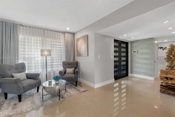 14120 Leaning Pine Dr, Miami Lakes, FL 33014