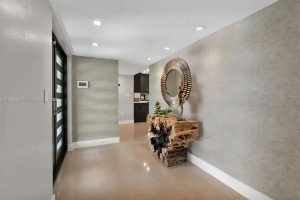 14120 Leaning Pine Dr, Miami Lakes, FL 33014