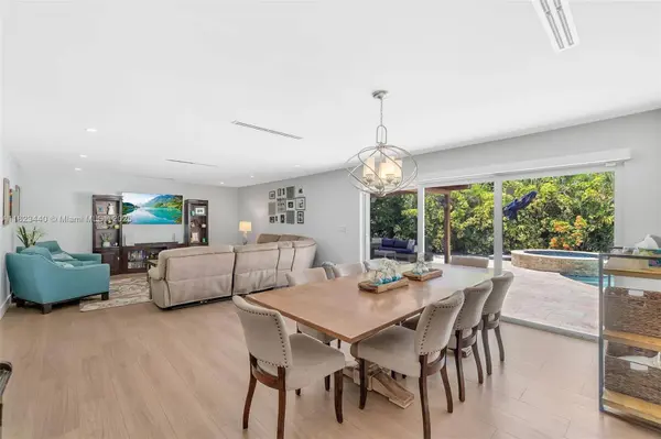 6919 Willow Ln, Miami Lakes, FL 33014