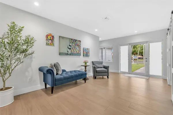 6919 Willow Ln, Miami Lakes, FL 33014