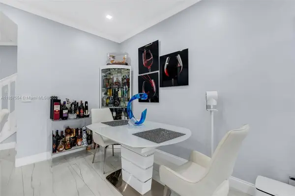 1206 NW 100th Ave, Pembroke Pines, FL 33024