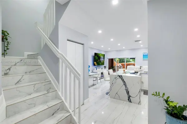 1206 NW 100th Ave, Pembroke Pines, FL 33024