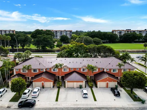 1206 NW 100th Ave, Pembroke Pines, FL 33024