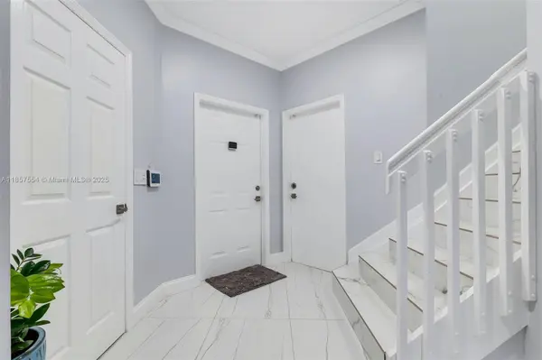 1206 NW 100th Ave, Pembroke Pines, FL 33024