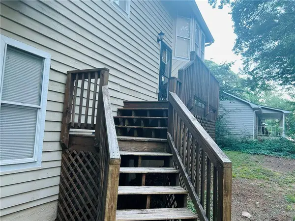 4007 Stacy Ln, Snellville, GA 30039
