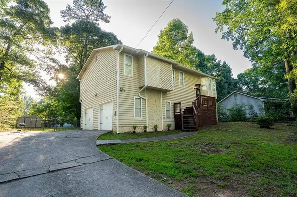 4007 Stacy LN, Snellville, GA 30039