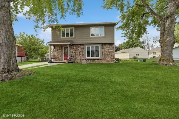 1304 7th Street NW, Altoona, IA 50009