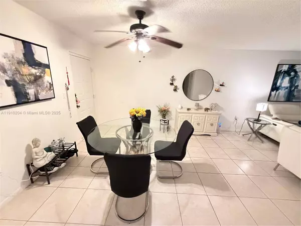 711 N Pine Island Rd #107, Plantation, FL 33324