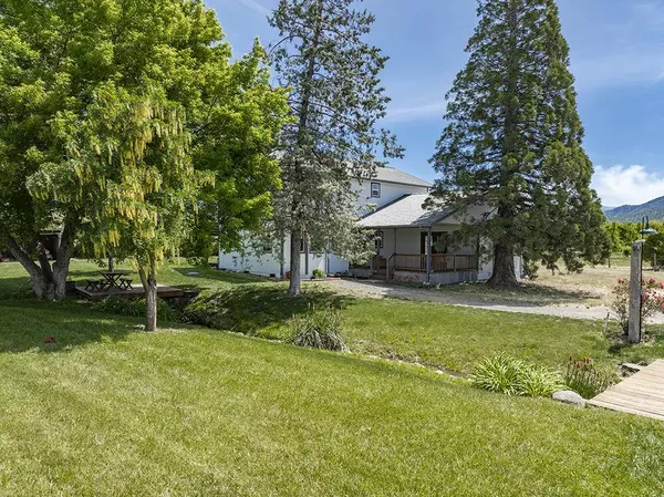 679 Valley View RD, Talent, OR 97540