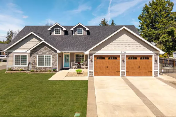 970 Shafer LN, Medford, OR 97501