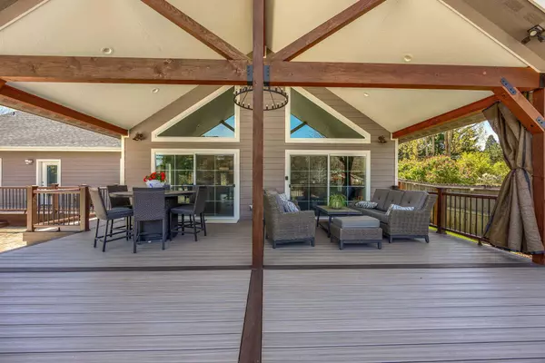 970 Shafer LN, Medford, OR 97501